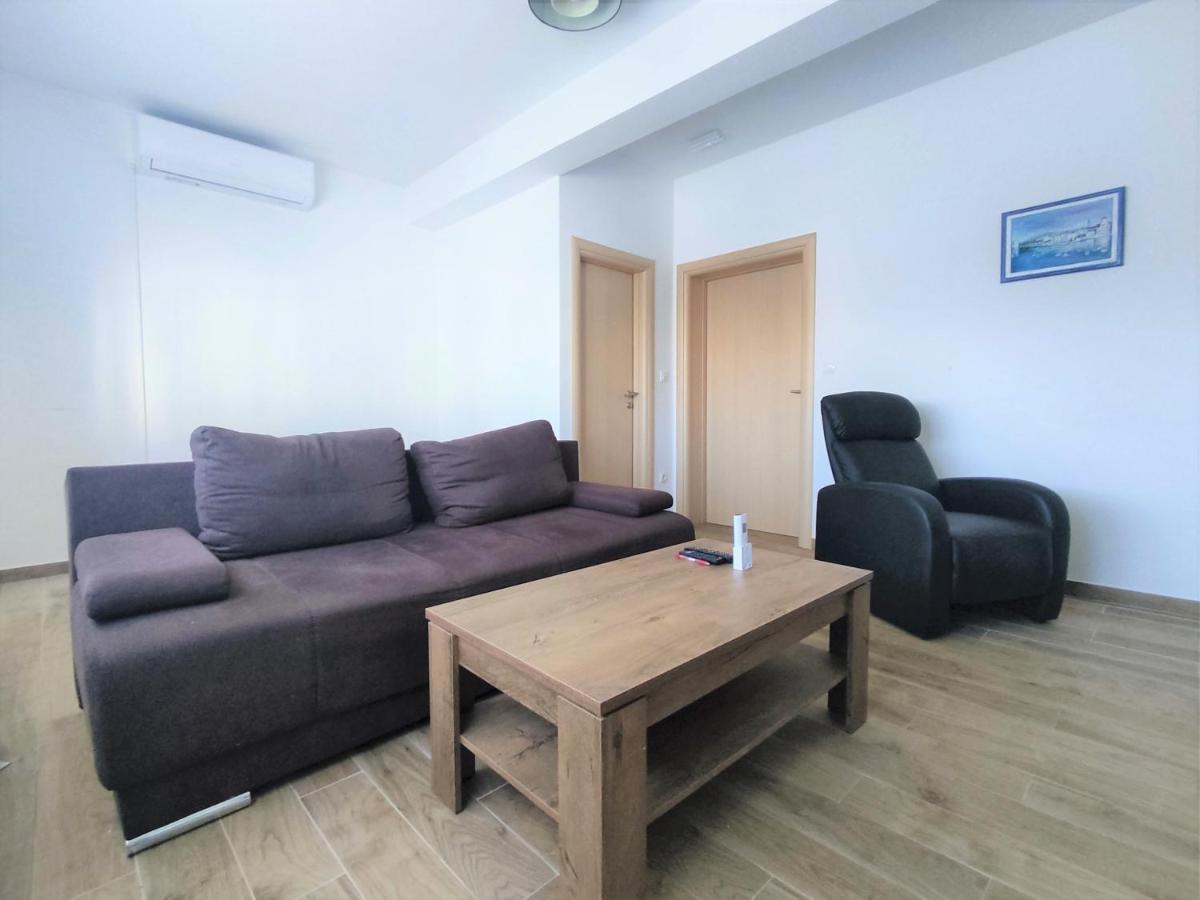 Sunny Attic Apartment With Balcony & Modern City Apartment With Outdoor Area, No Balcony Trogir Bagian luar foto